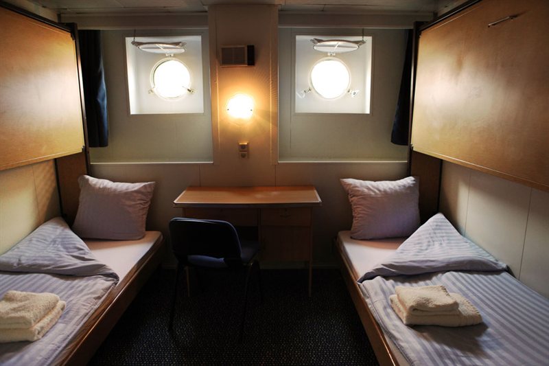 Antártida - Weddell Sea Explorer Basecamp - Actividades Polares Gratuitas (Kayak, Senderismo, Taller Fotográfico, Esnórquel) salida 17/03/2026