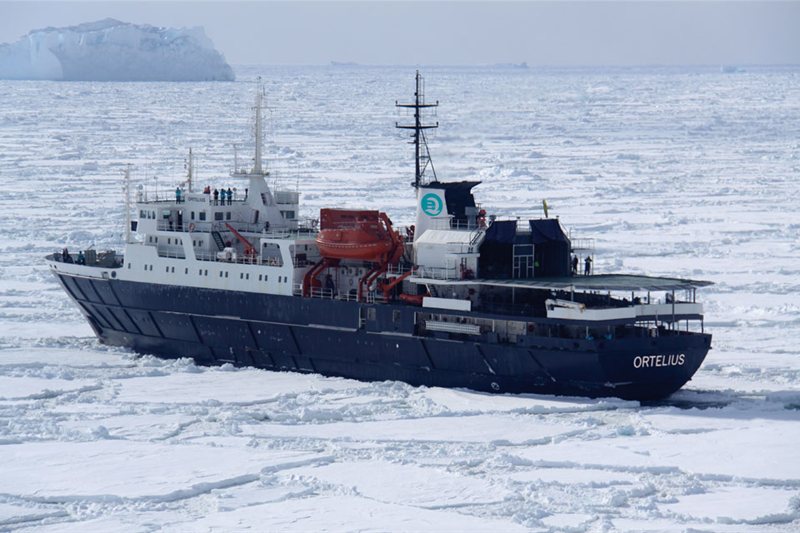 Antártida - Avistamiento de Ballenas salida 23/03/2028