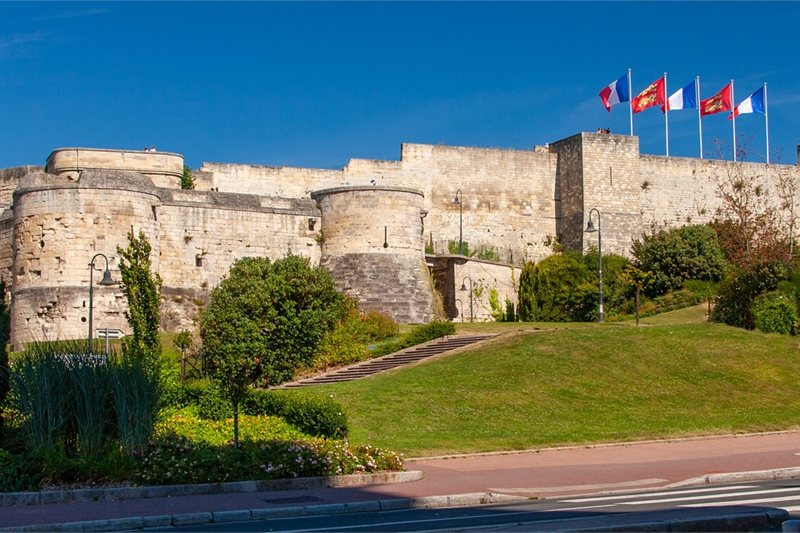 Viajar por la Gran Francia con Paris y final en Barcelona