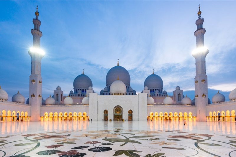 Viajar por Abu Dabi a tu alcance