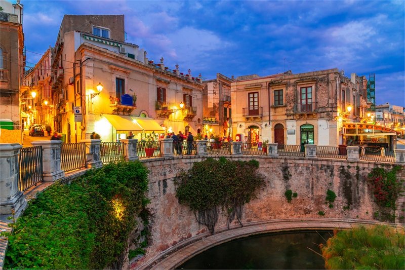 Viajar por Ronda Italiana y Sicilia Con Islas Eólias