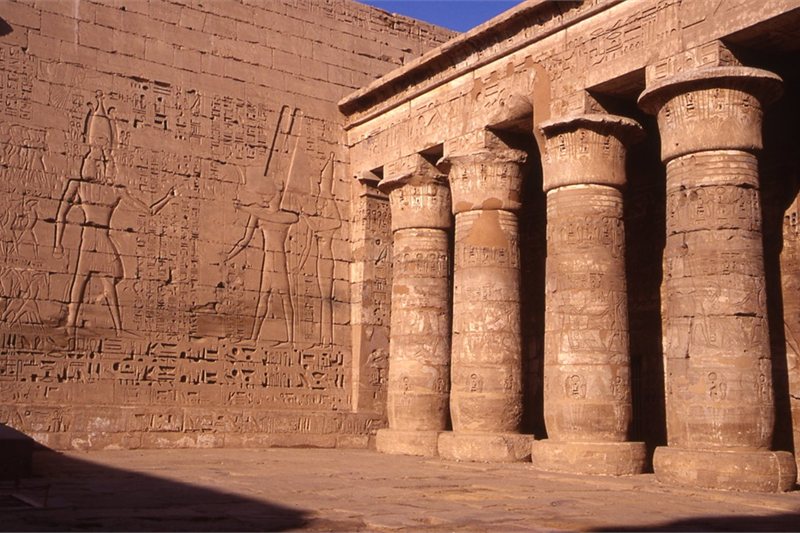 Viajar por Contrastes de Jordania y Esencias de Egipto