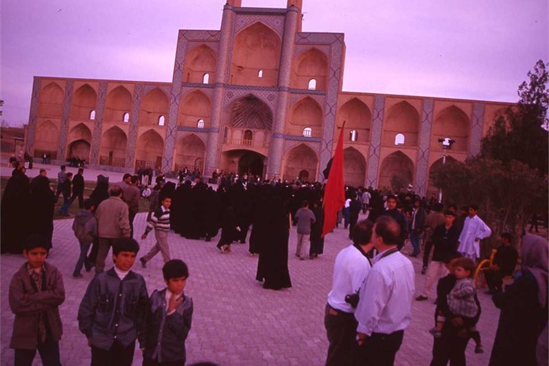 Viajar por Irán: Un Oasis de Devoción y Fe