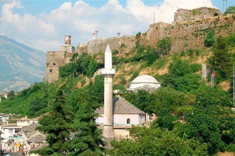 Viajar por De Bucarest a Tirana